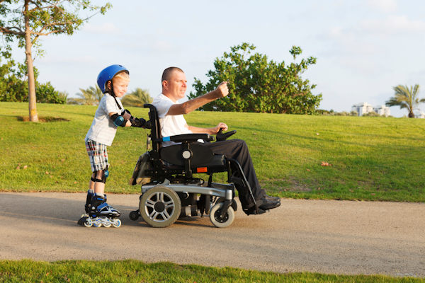 Service d'aide à domicile pour personnes âgées et handicapées à Paris et dans le 92, 93, 94en Ile-de-France