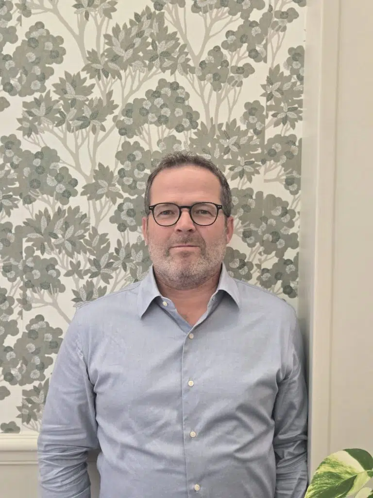 Nicolas Brillard, gérant de l'agence Paris 17